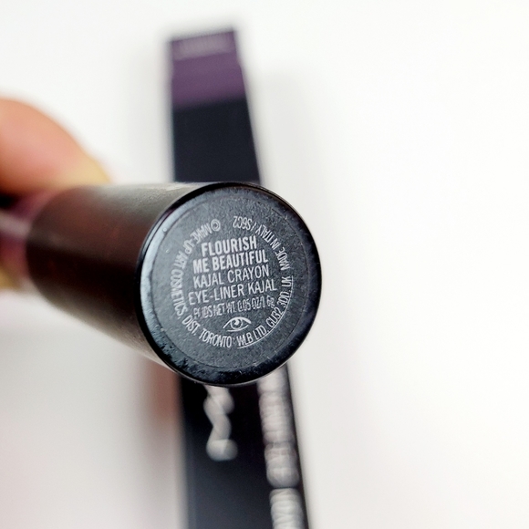 Mac KAJAL CRAYON Eyeliner, Flourish Me Beautiful - Picture 2 of 3